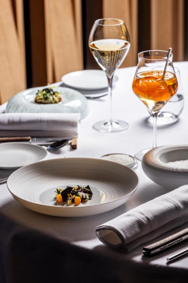 Hotel & Restaurant Origines Par Adrien Descouls - Teritoria Le Broc  エクステリア 写真