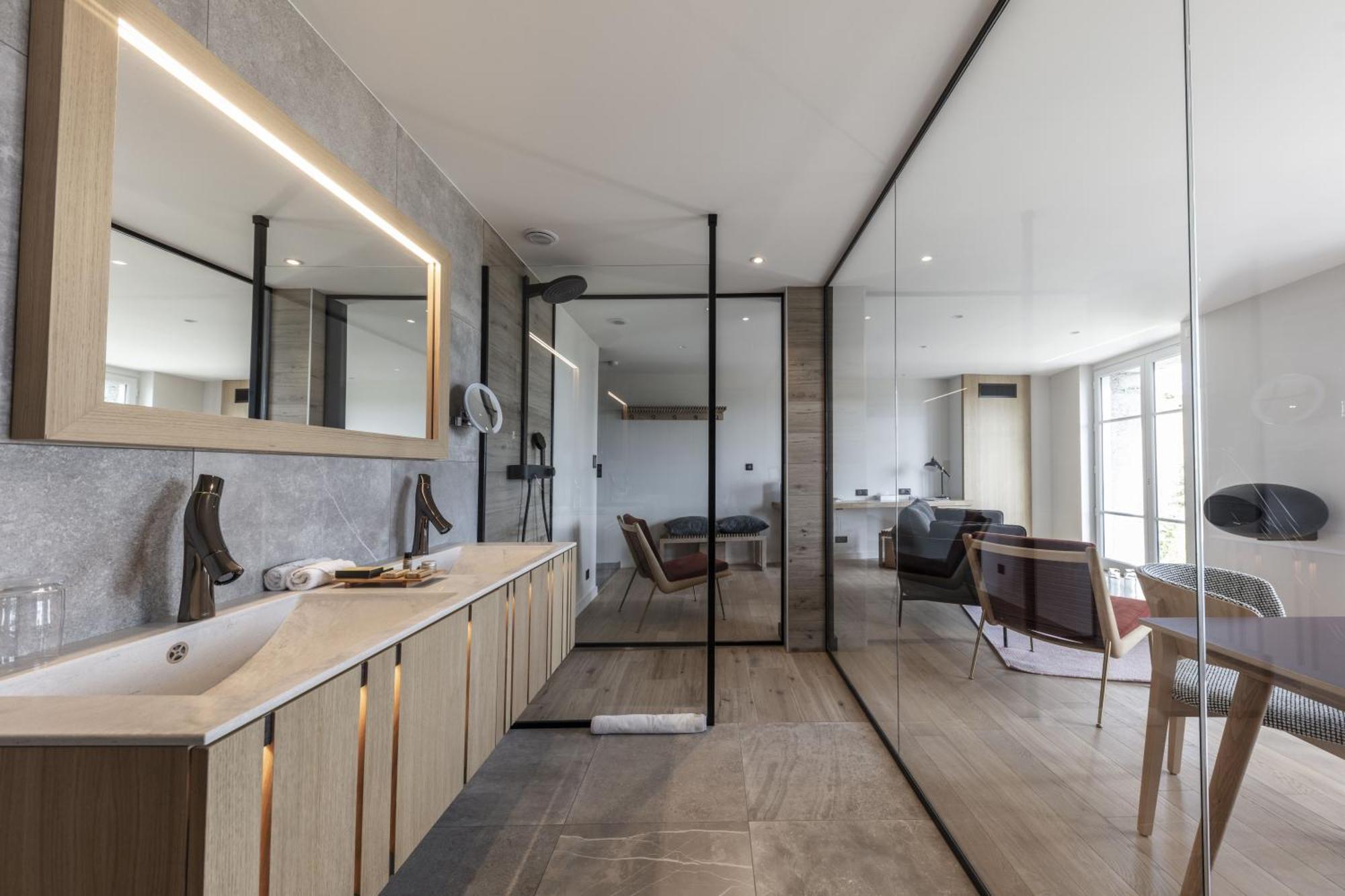 Hotel & Restaurant Origines Par Adrien Descouls - Teritoria Le Broc  エクステリア 写真