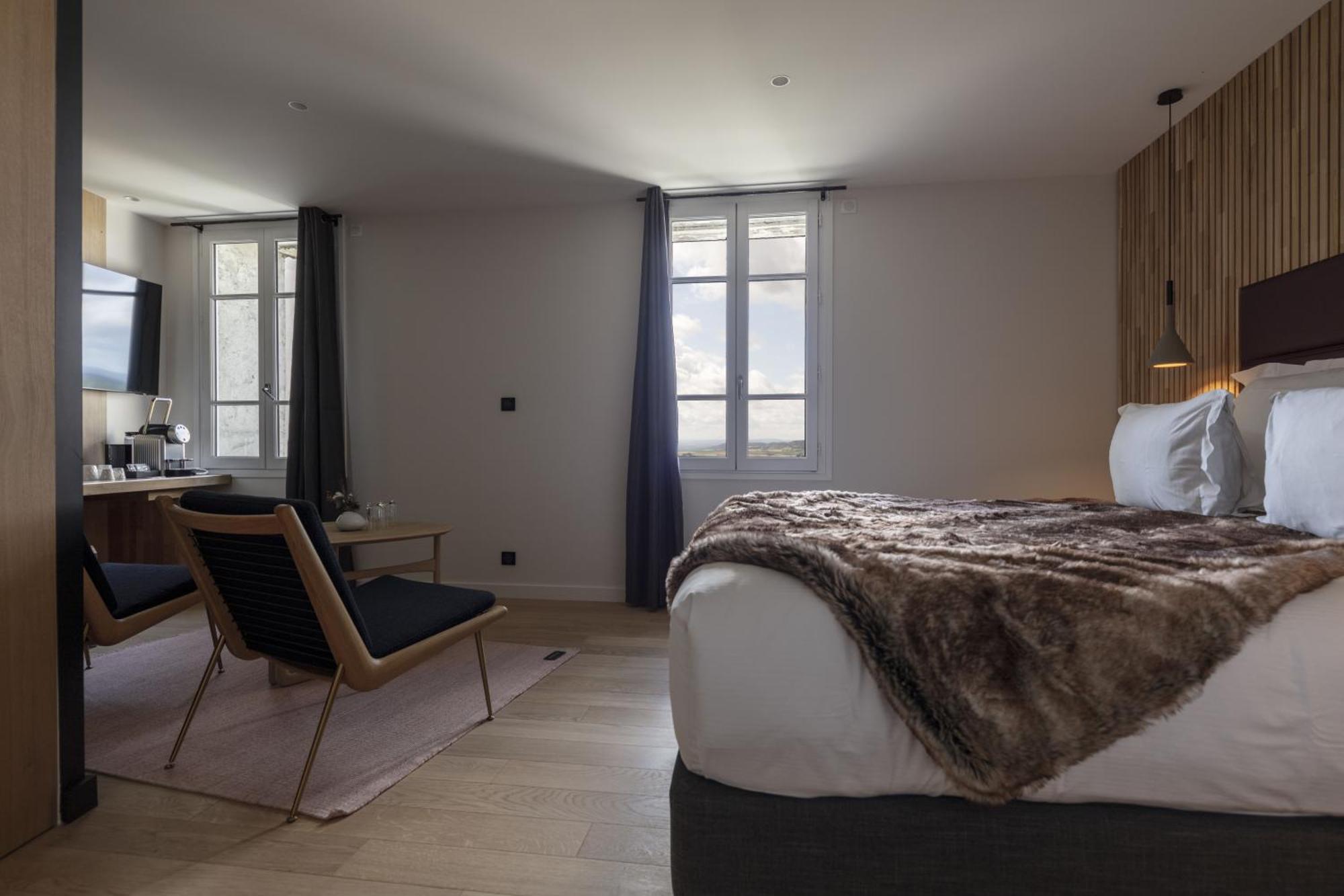 Hotel & Restaurant Origines Par Adrien Descouls - Teritoria Le Broc  エクステリア 写真