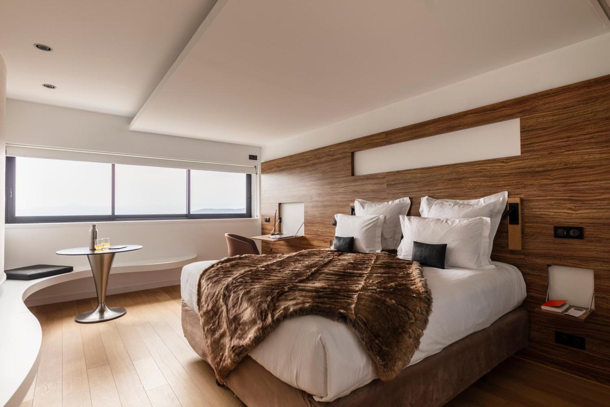 Hotel & Restaurant Origines Par Adrien Descouls - Teritoria Le Broc  エクステリア 写真